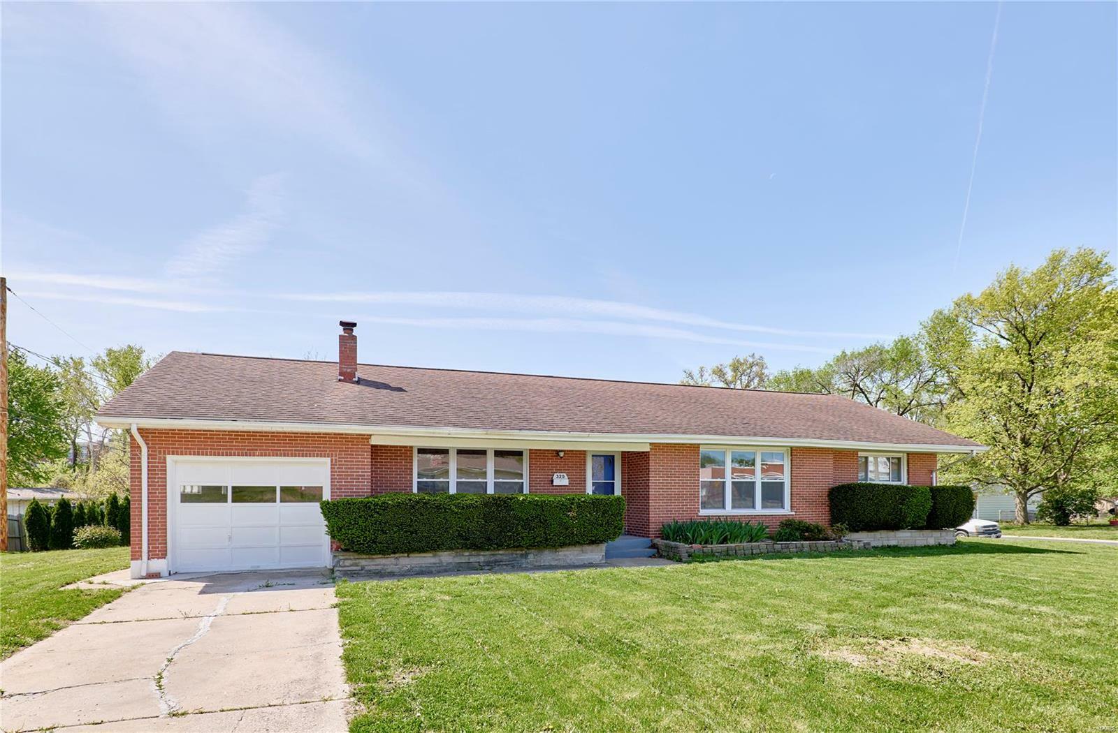 320 Hawthorn Avenue  St Charles MO 63301 photo