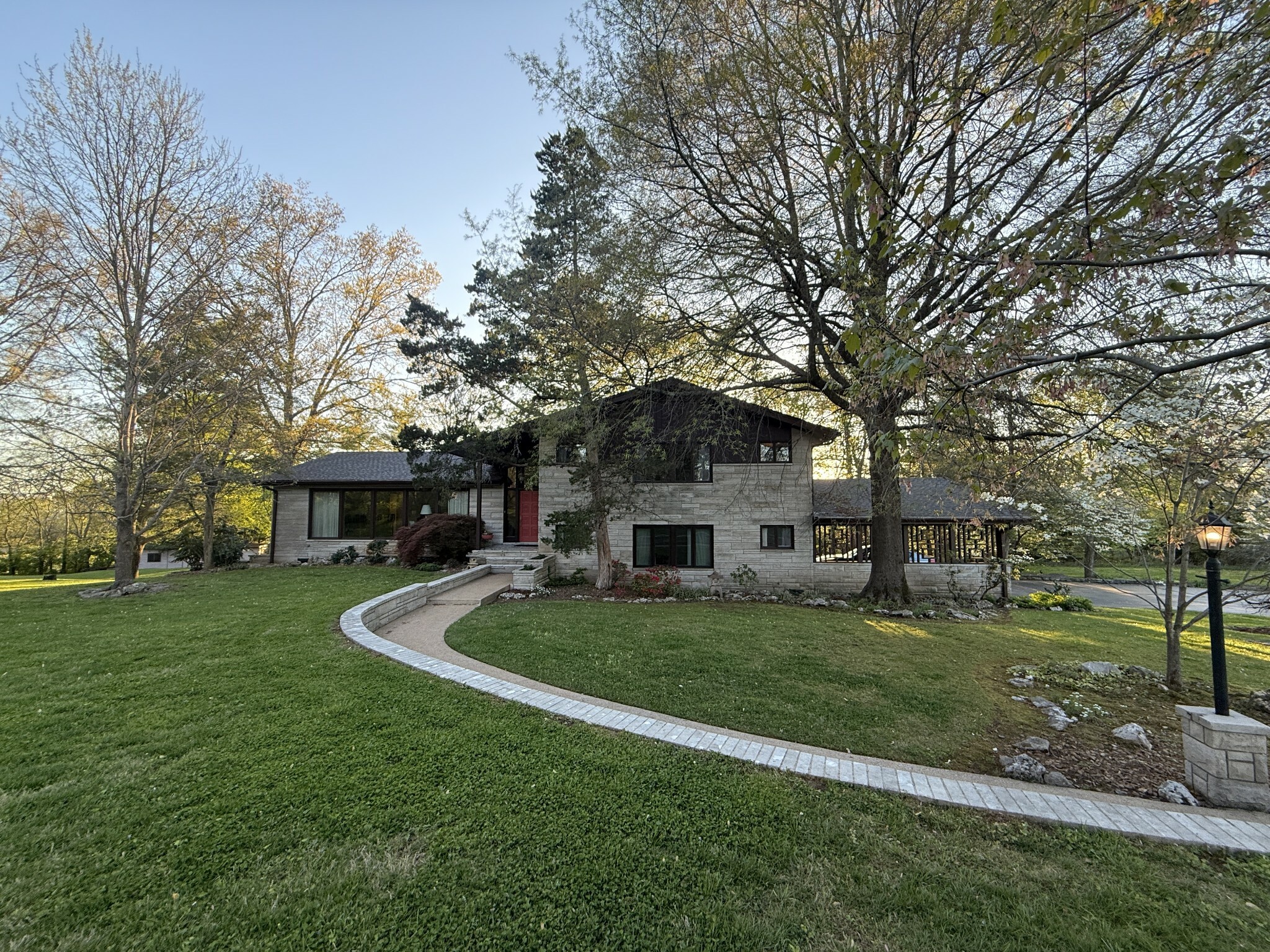 700 Lake Dr  Gallatin TN 37066 photo