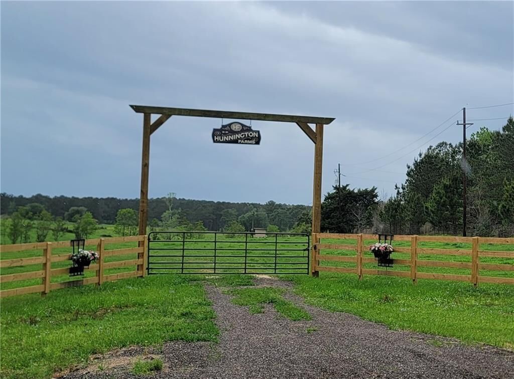Property Photo:  84241 Hwy 437  LA 70435 