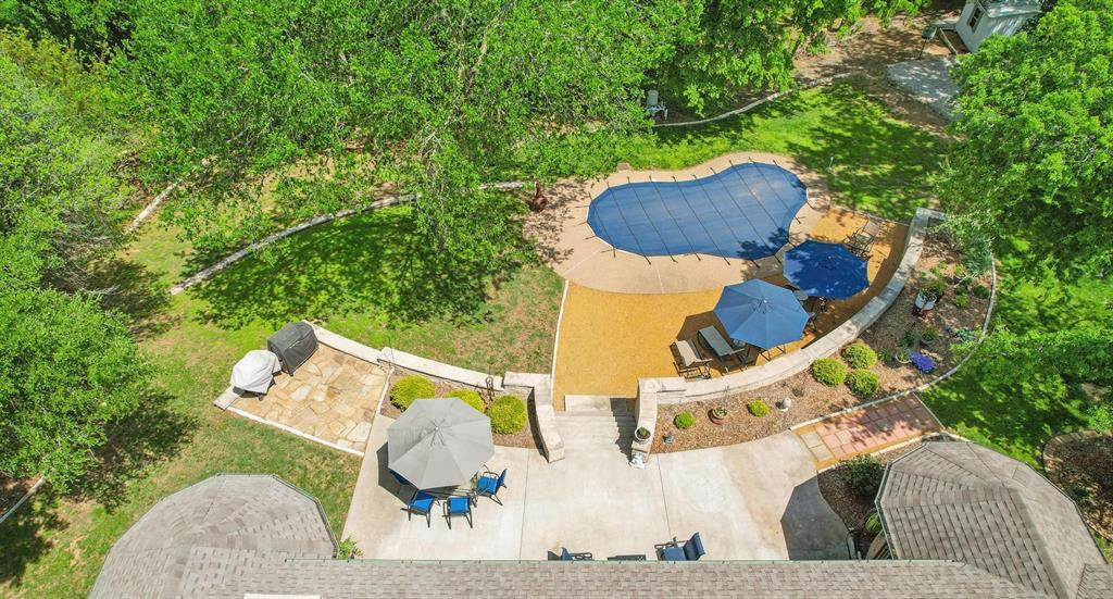 Property Photo: 3048 N Trinity Road TX 76208