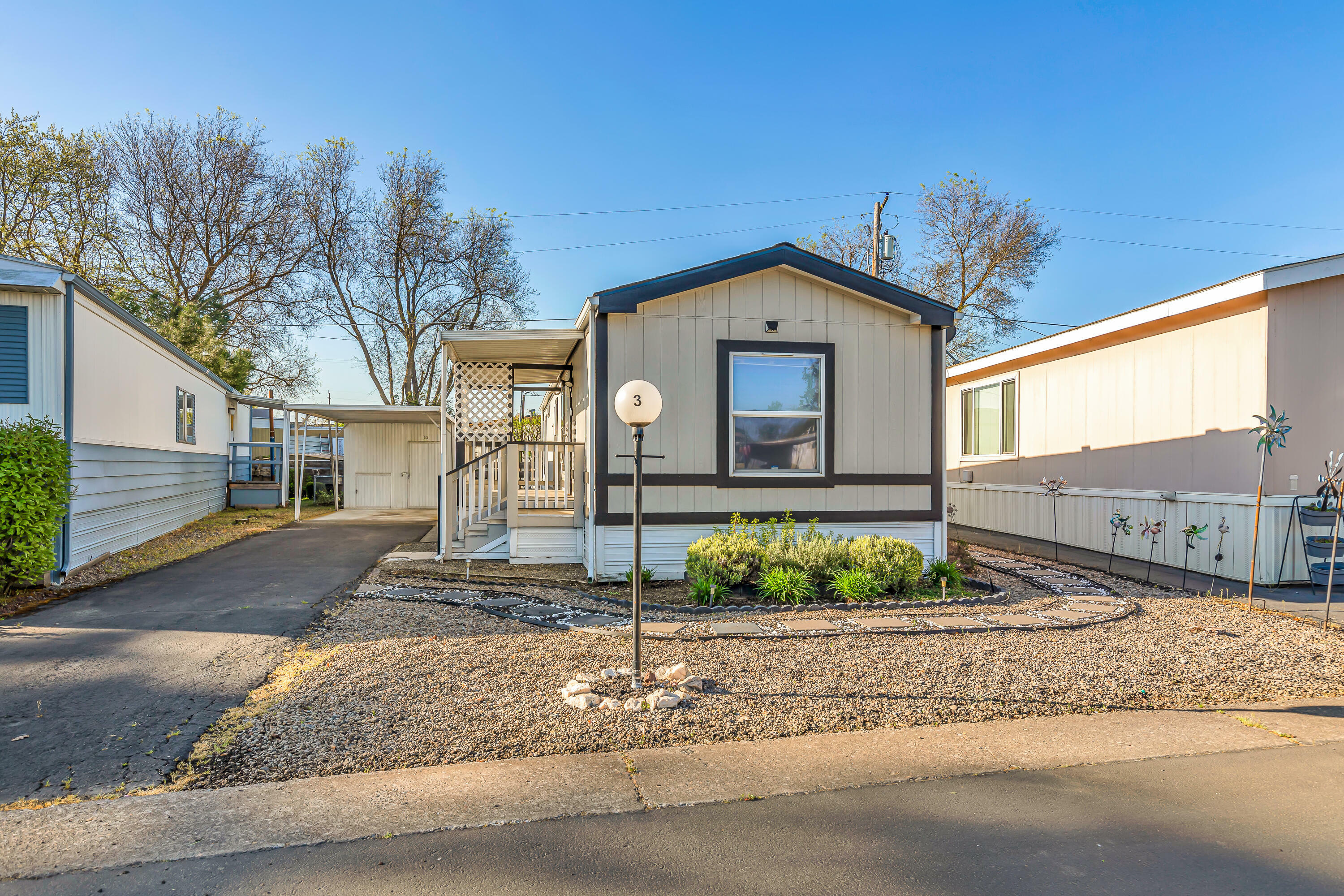 Property Photo: 2385 Table Rock Road Spc 3 OR 97501