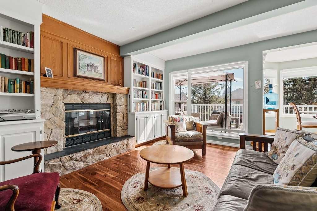 33 Evergreen Gardens SW  Calgary AB T2Y 2V9 photo