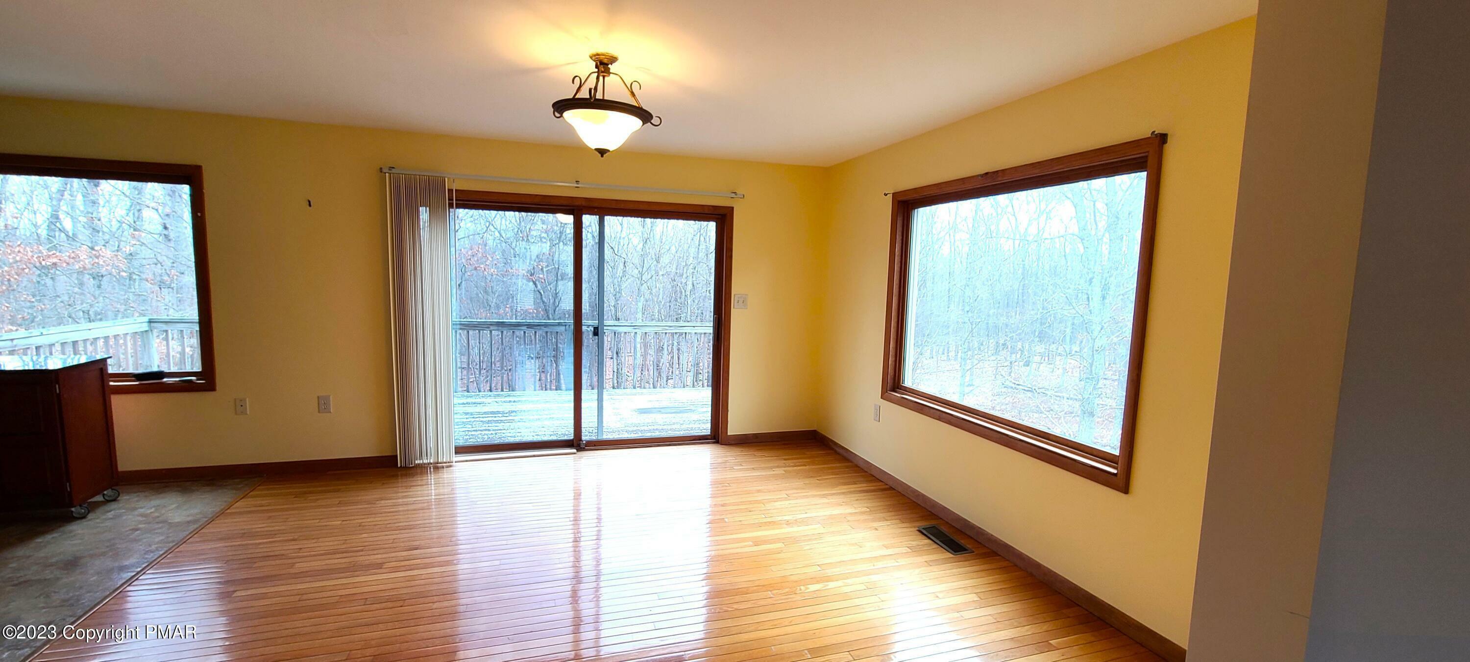 Property Photo: 907 Thornberry Court PA 18302