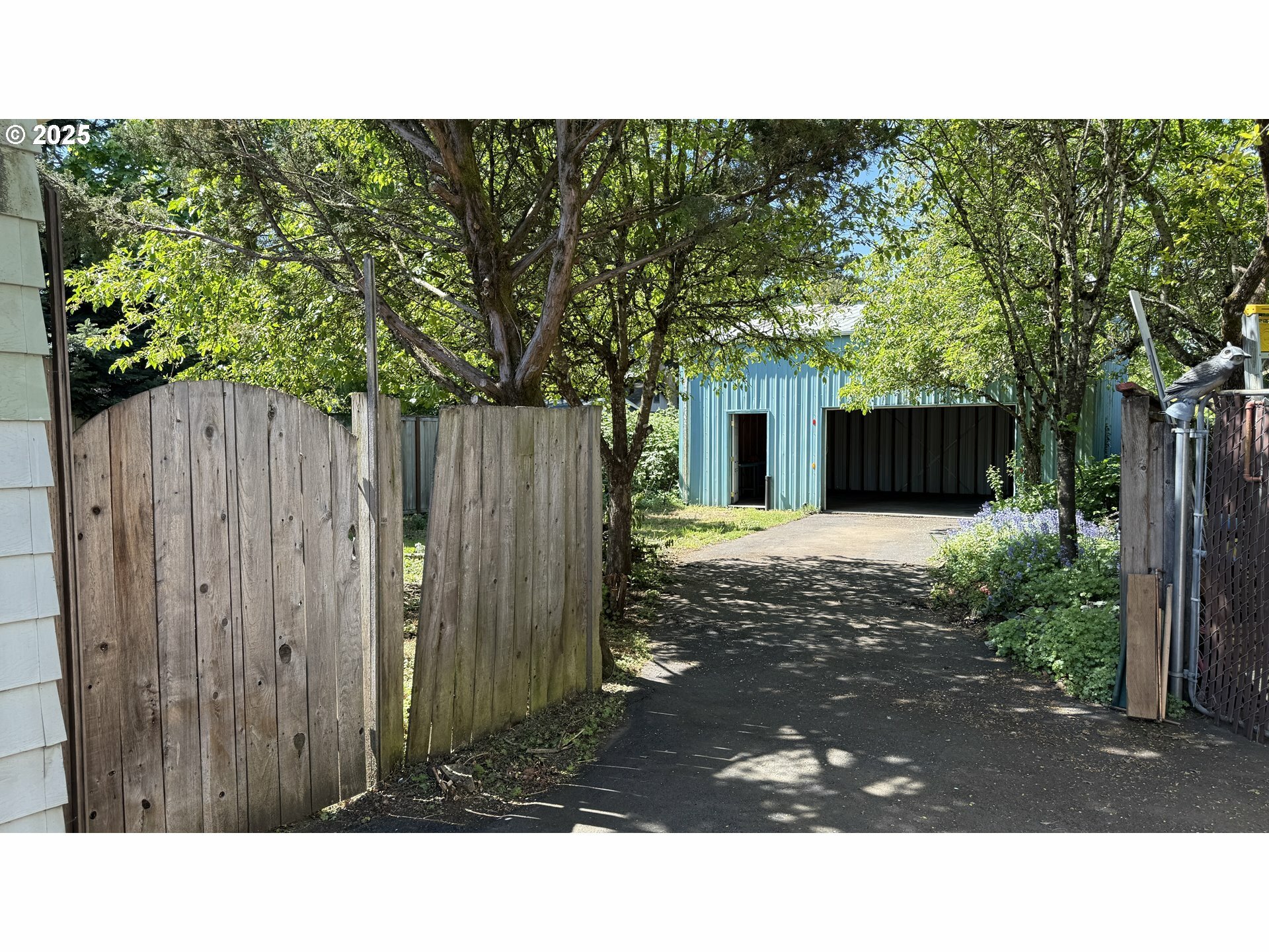 Property Photo: 5201 SE 68th Ave OR 97206