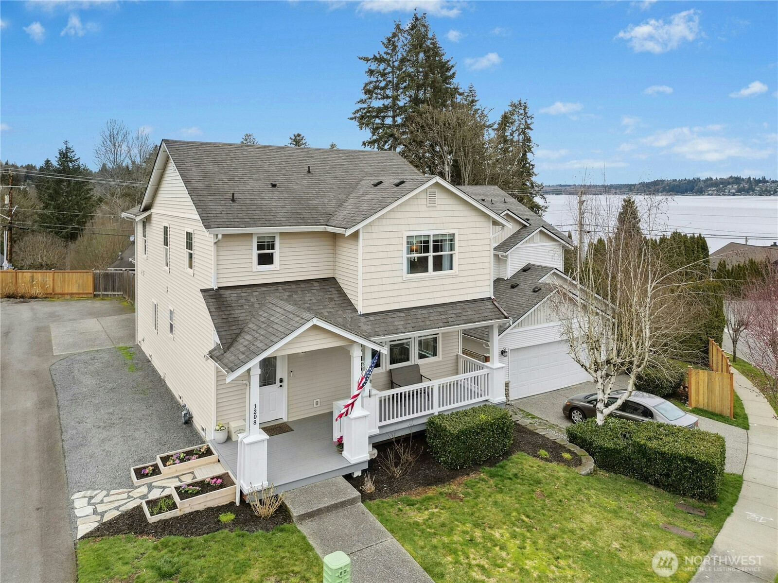 Property Photo:  1208  113th Avenue SE  WA 98258 