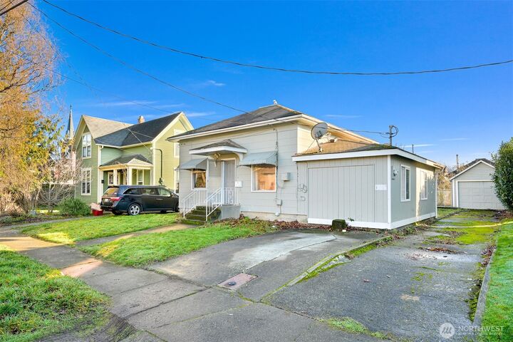 Property Photo:  2108  A Street  WA 98225 