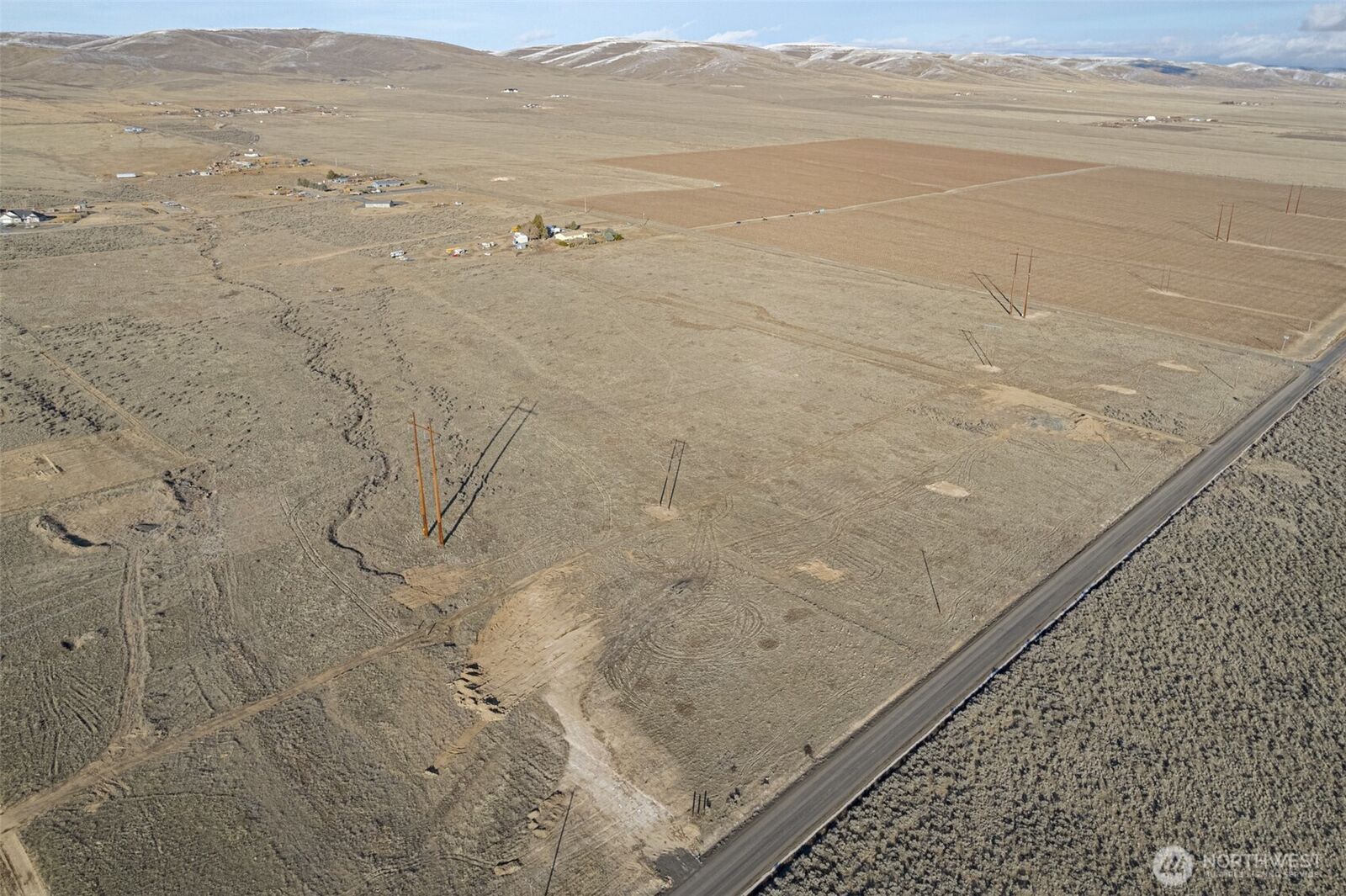 Property Photo: 1 Road 13 NW WA 98848