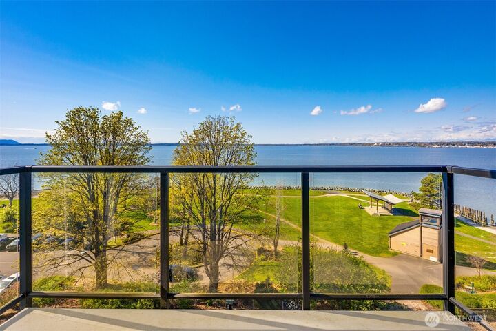 Property Photo:  444 S State Street 312  WA 98225 