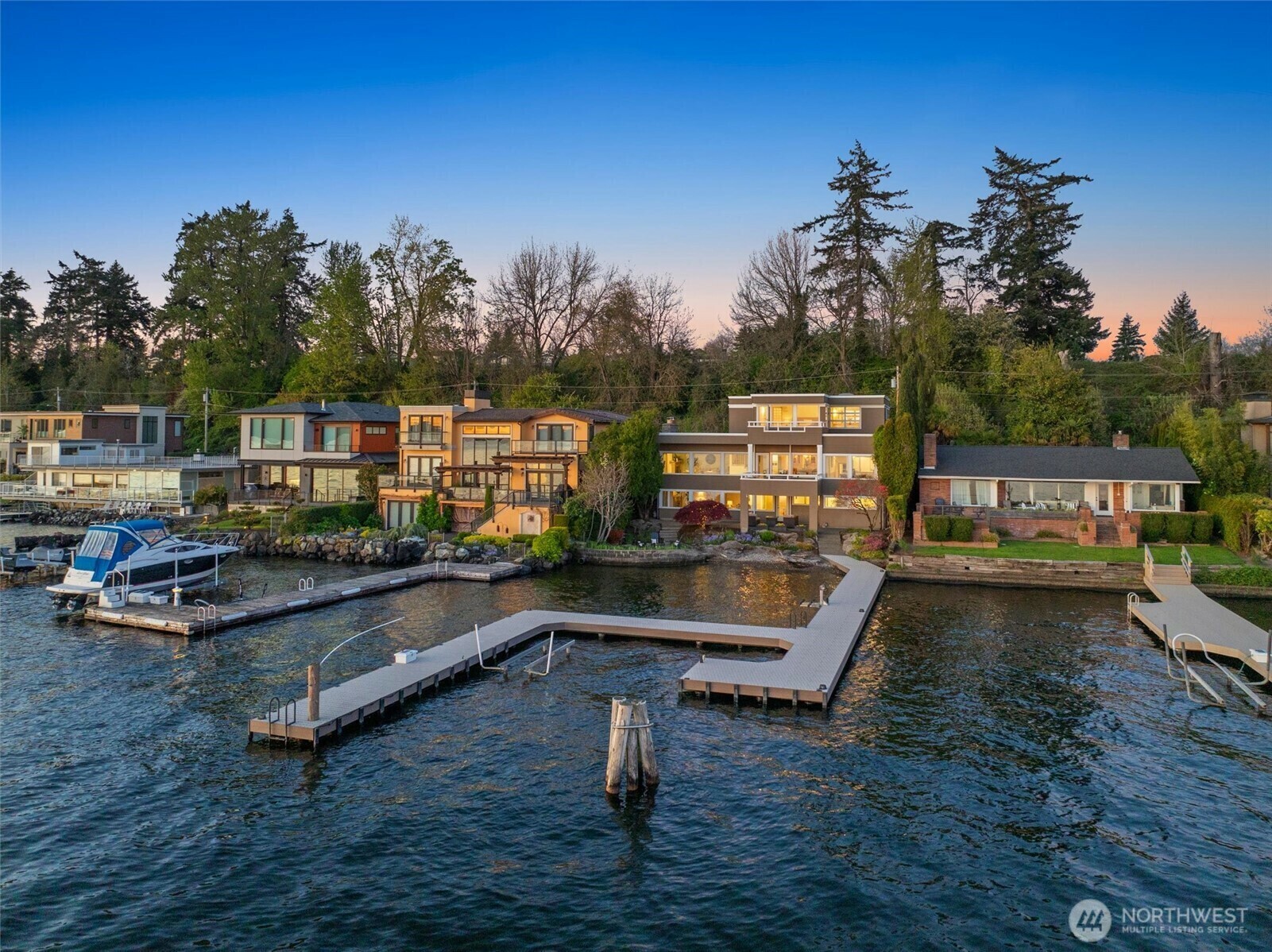 Property Photo: 175 Lake Avenue W WA 98033