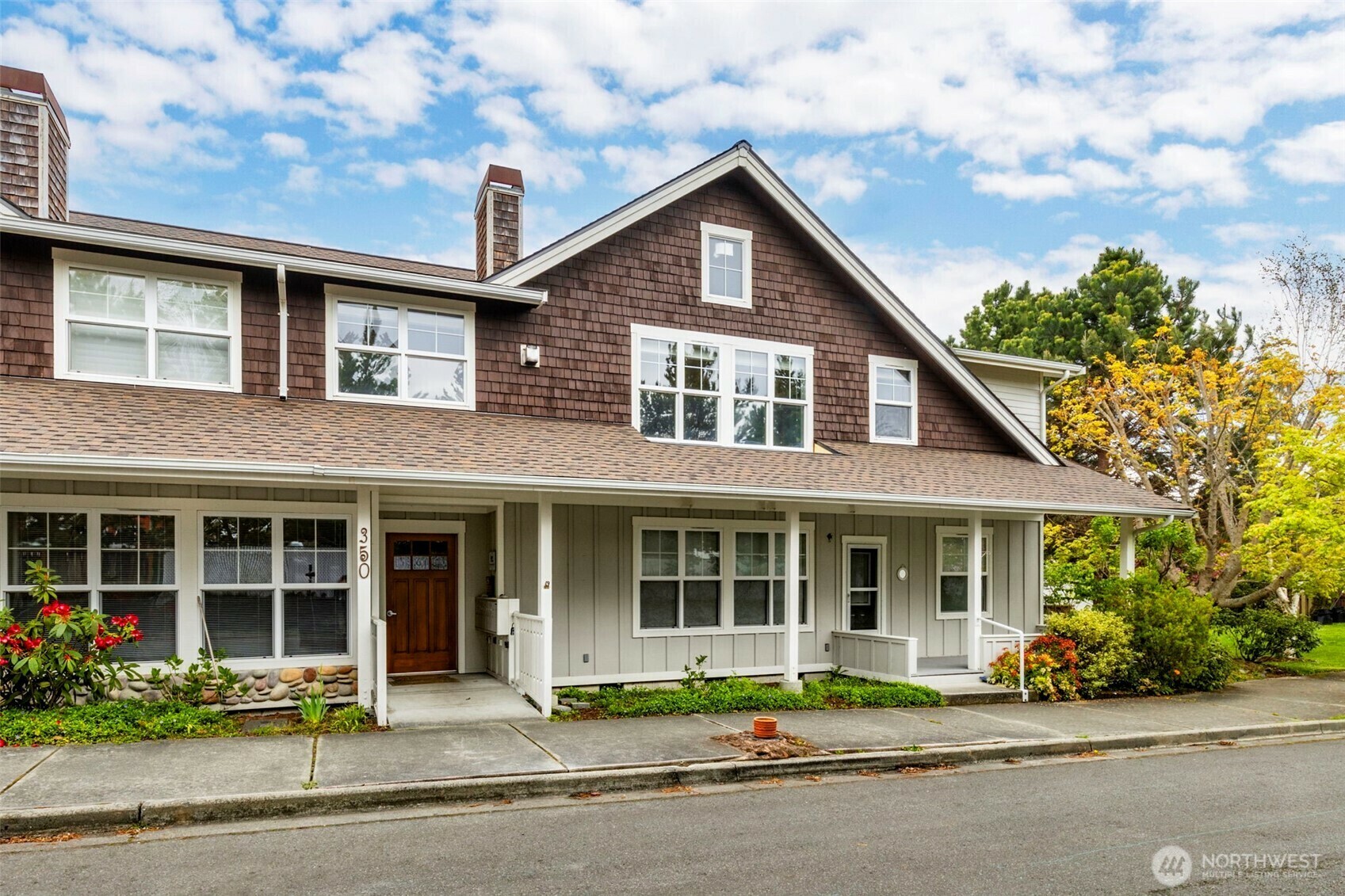 Property Photo: 350 Castellano Way 204 WA 98368