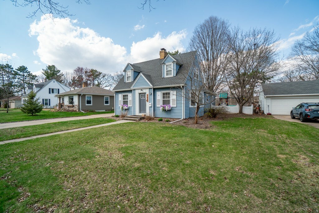 Property Photo: 1622 Fairway Street WI 54701