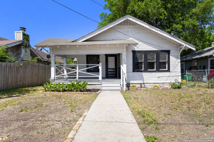 Property Photo: 1007 Pine TX 78210