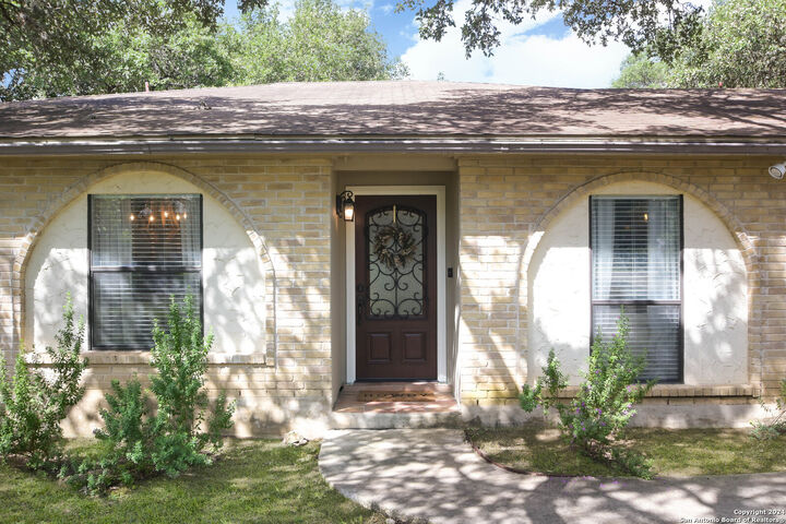 Property Photo:  1734 Mountjoy St  TX 78232 