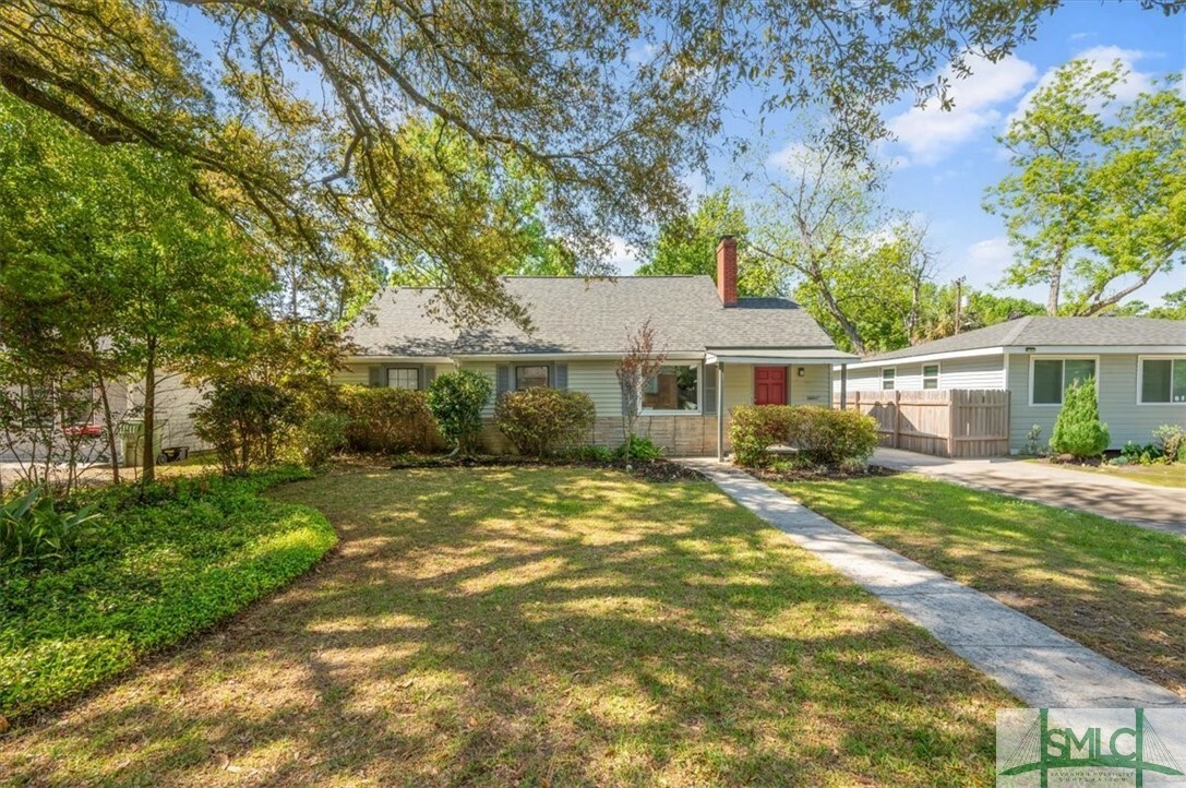 Property Photo:  2029 E 41st Street  GA 31404 