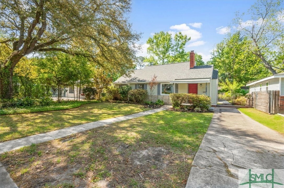 Property Photo: 2029 E 41st Street GA 31404