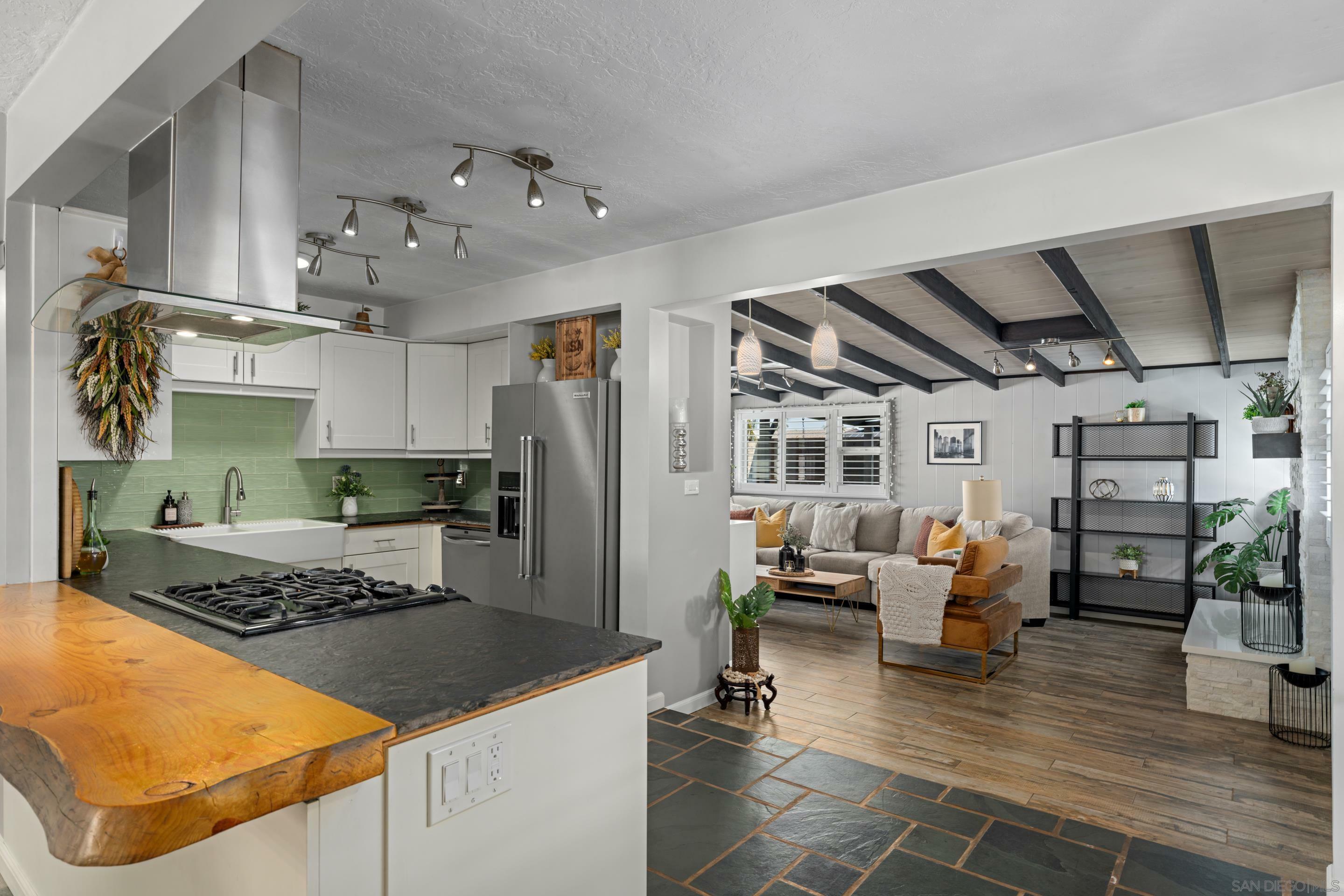 Property Photo: 3375 Karok Avenue CA 92117