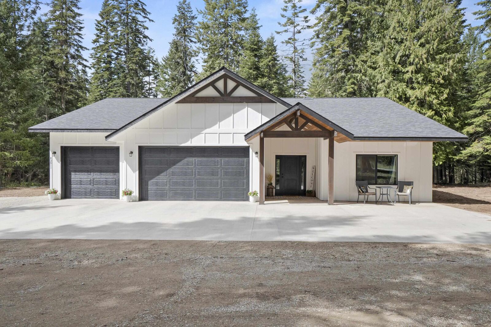 Property Photo: 43011 N Regal Rd WA 99009