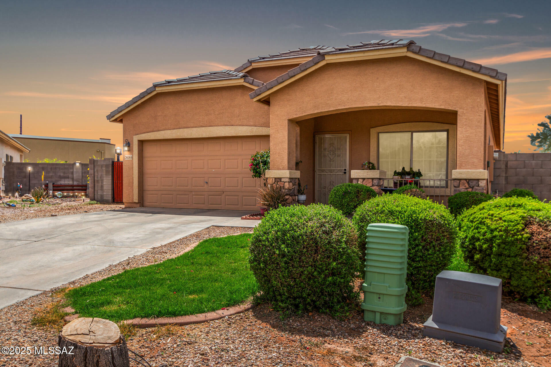 Property Photo: 36064 N Murray Grey Drive AZ 85143