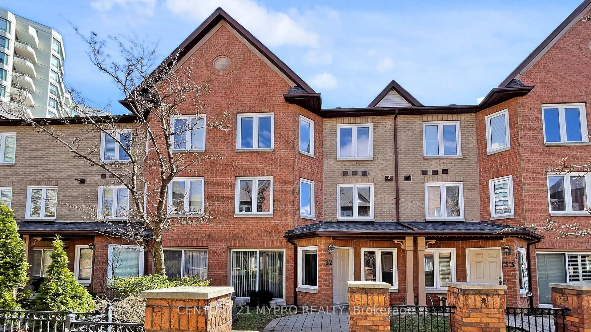 Property Photo: 735 New Westminster Drive 32 ON L4J 7Y9