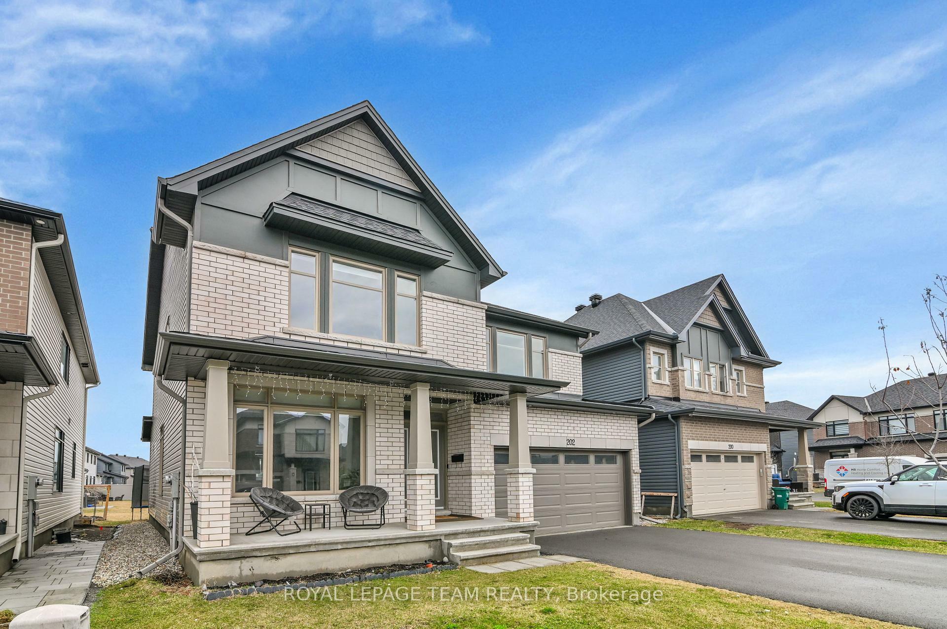 Property Photo: 202 Zinnia Way ON K4M 0L4