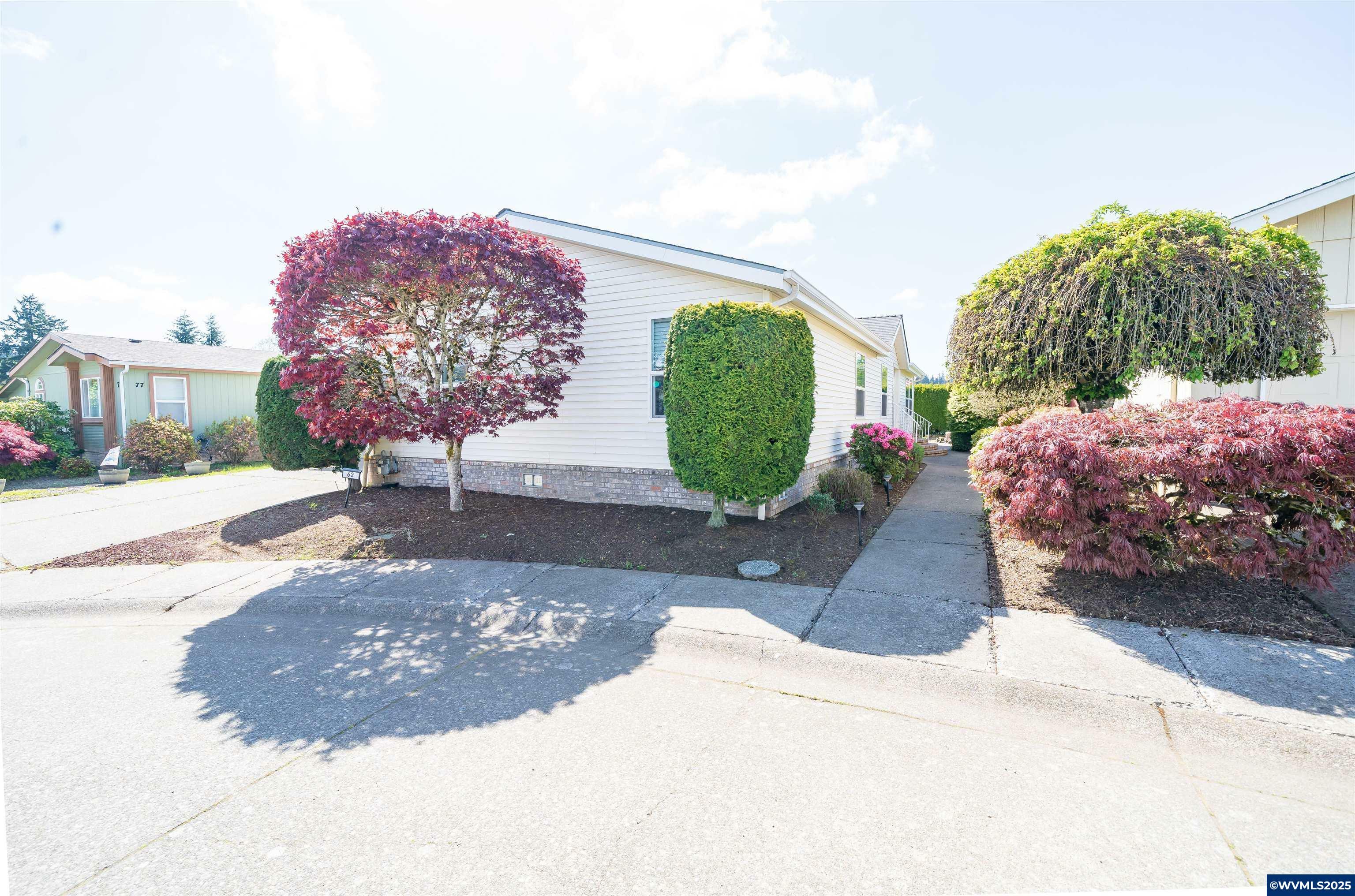 Property Photo: 2120 Robins #62 Ln SE 62 OR 97306
