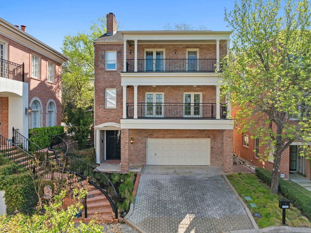 2702 Hillview Green Lane  Austin TX 78703 photo