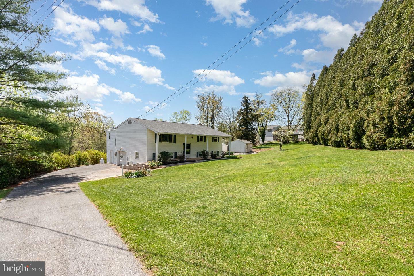 Property Photo: 80 Wedgewood Circle PA 17319
