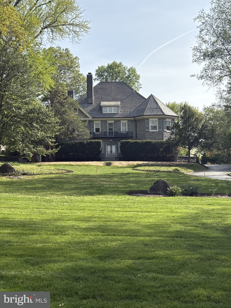 Property Photo: 2203 N Grant Avenue DE 19806