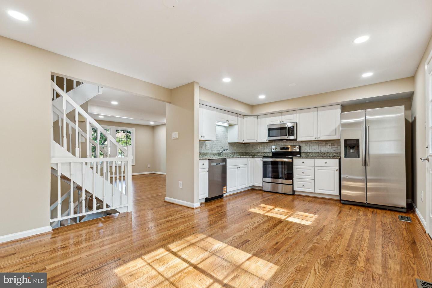 Property Photo: 10307 Granite Creek Lane 10307 VA 22124