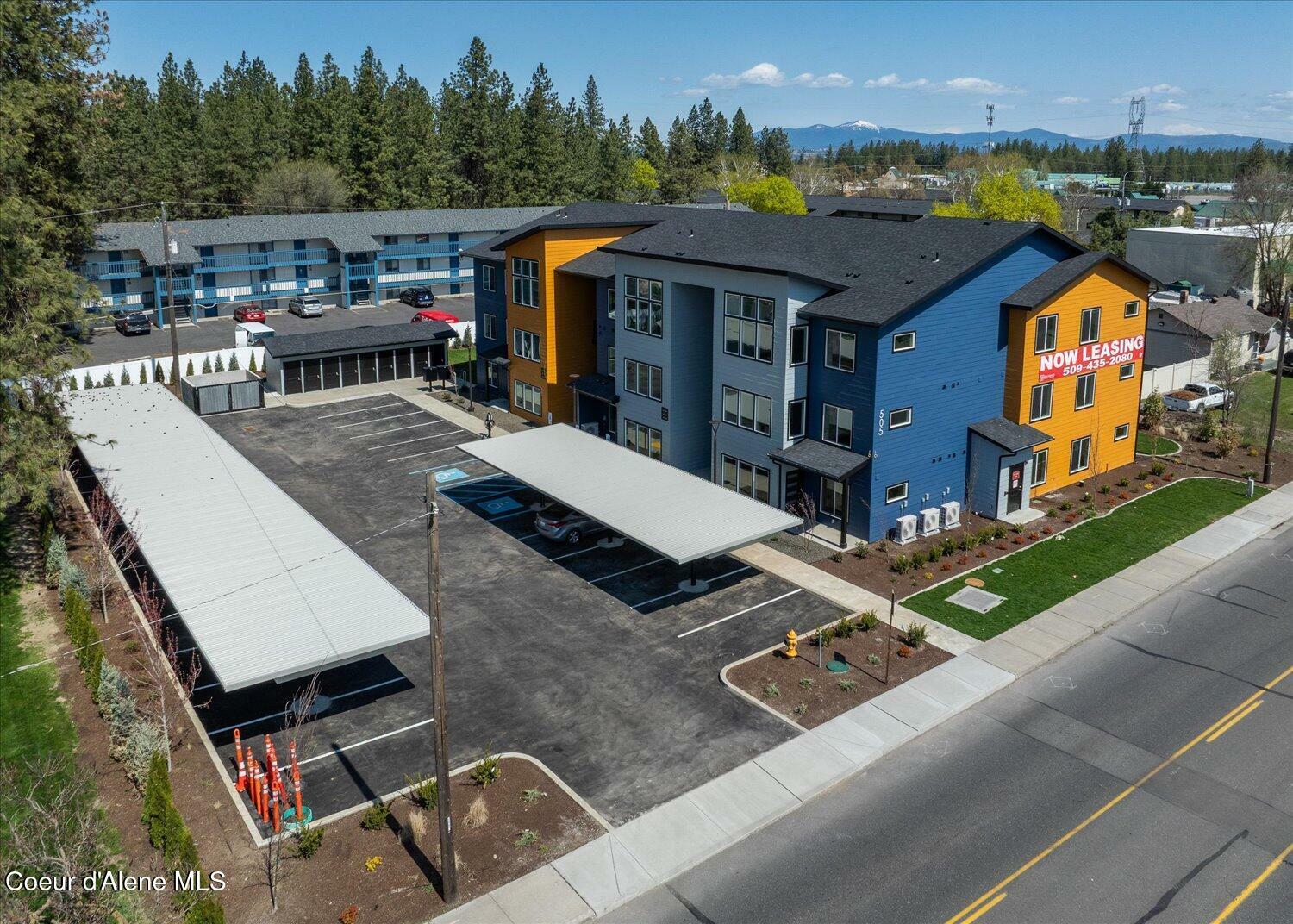 Property Photo: 505 E Hawthorne Rd WA 99217
