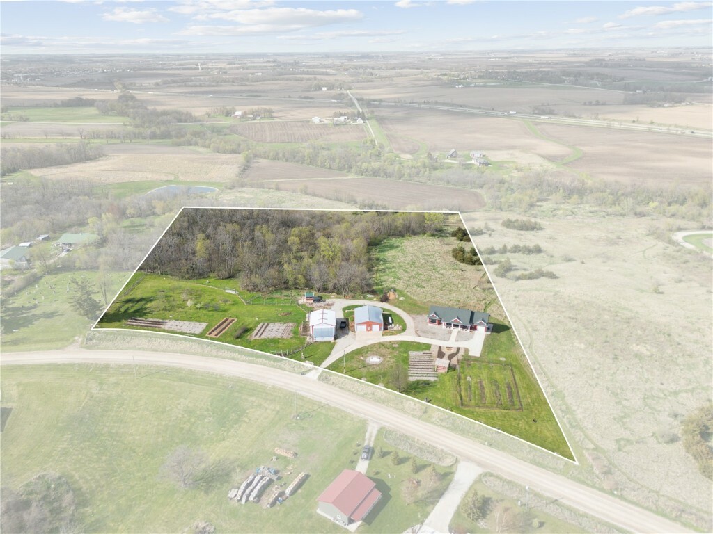 Property Photo: 4009 Quail Ridge Road IA 52213