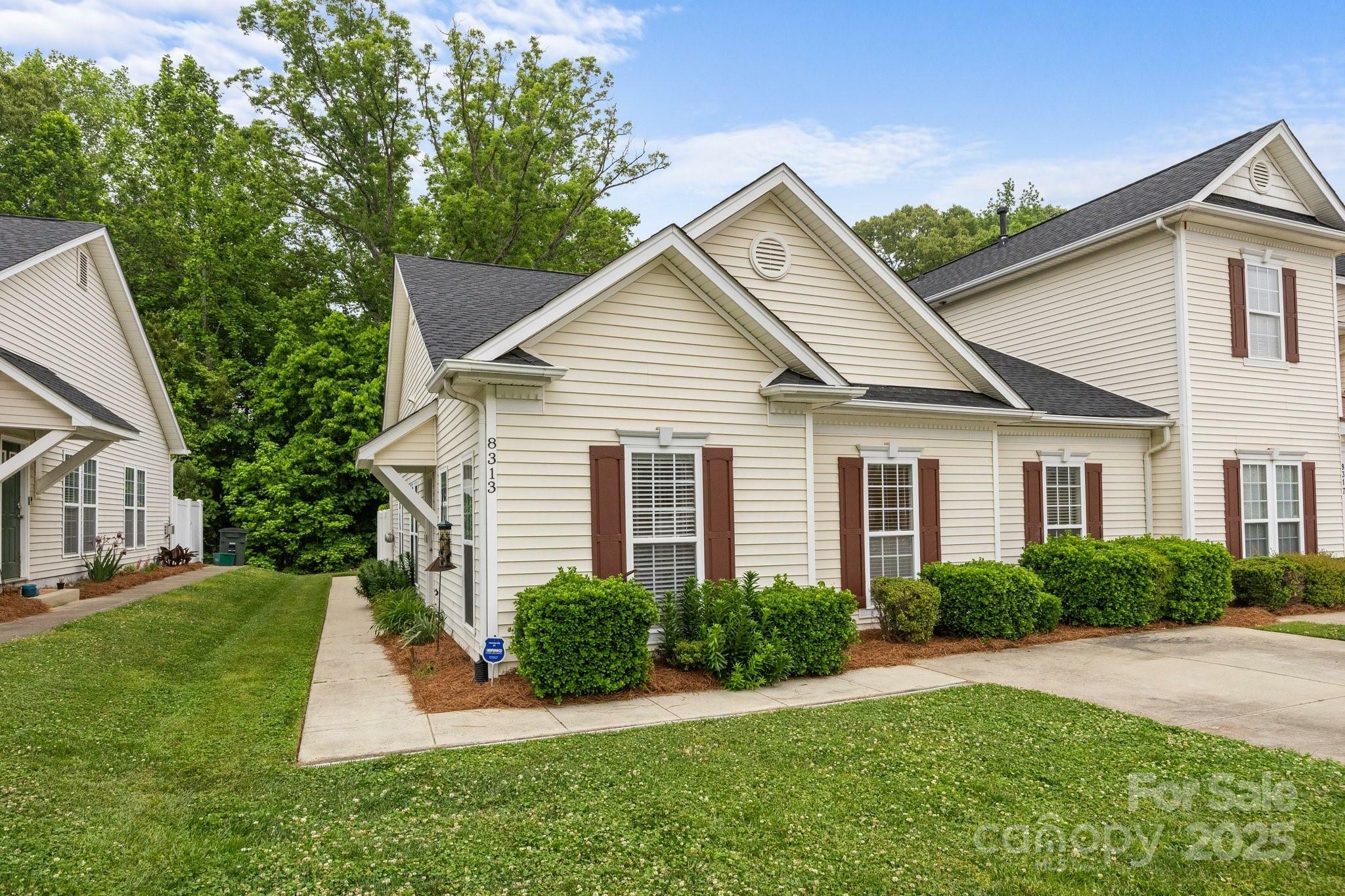 8313 Carob Tree Lane  Charlotte NC 28215 photo