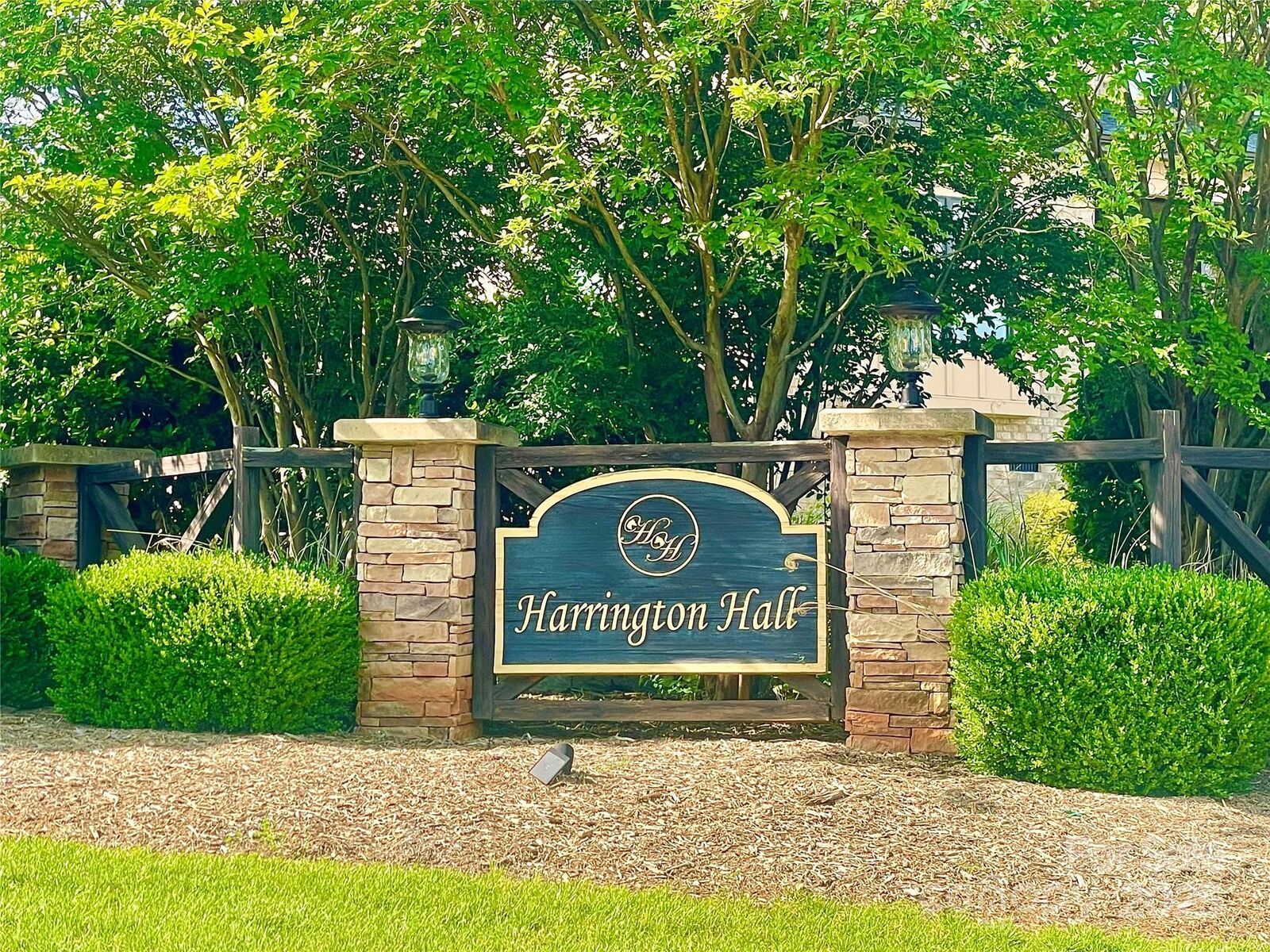 Property Photo: 2811 Harrington Place NC 28173