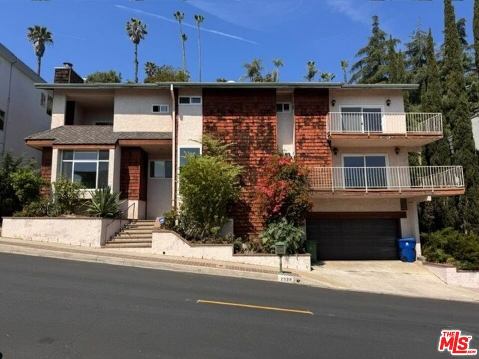 2339 Jupiter Dr  Los Angeles CA 90046 photo