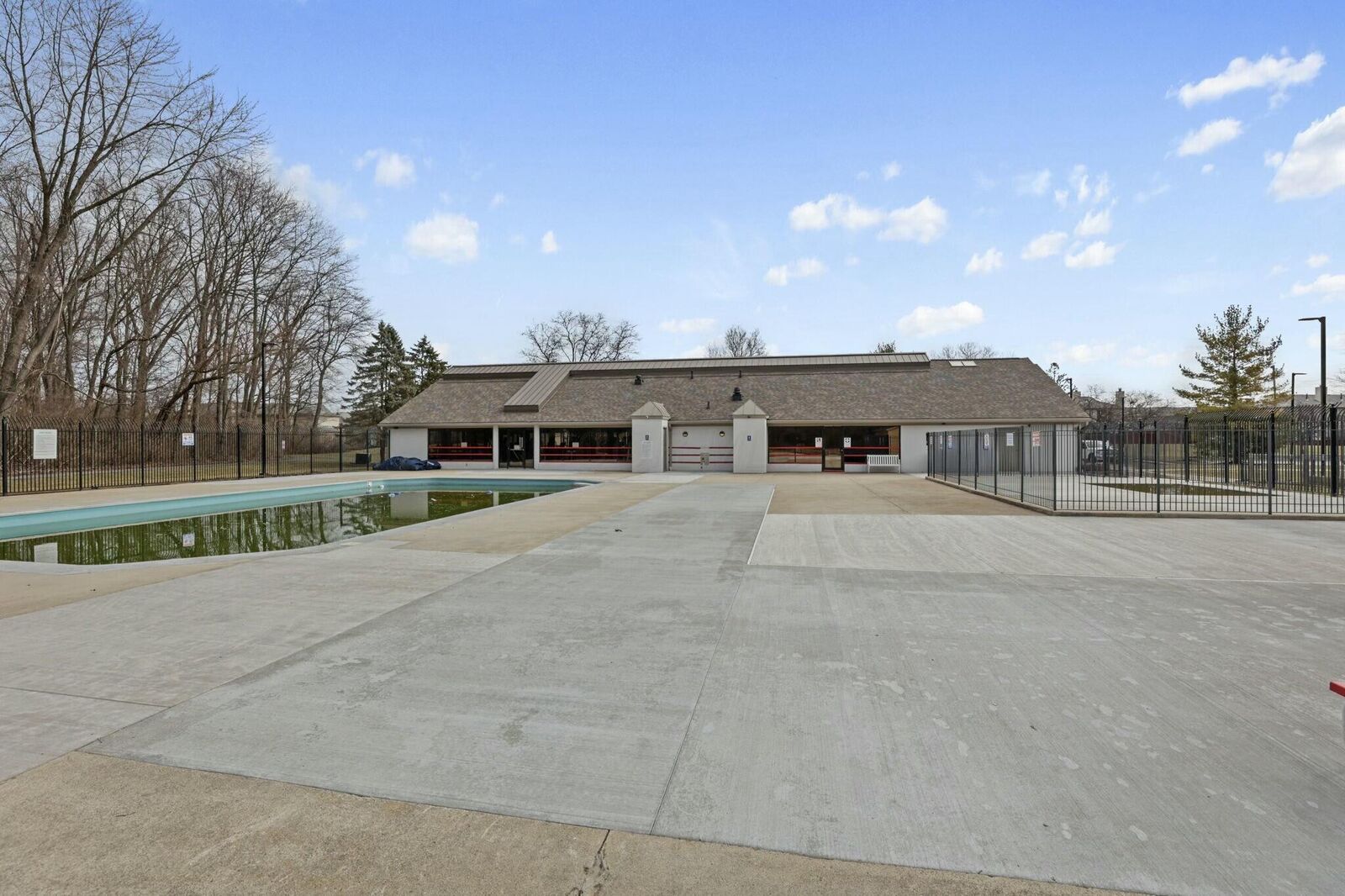 Property Photo:  5684 Mango Lane  OH 43026 