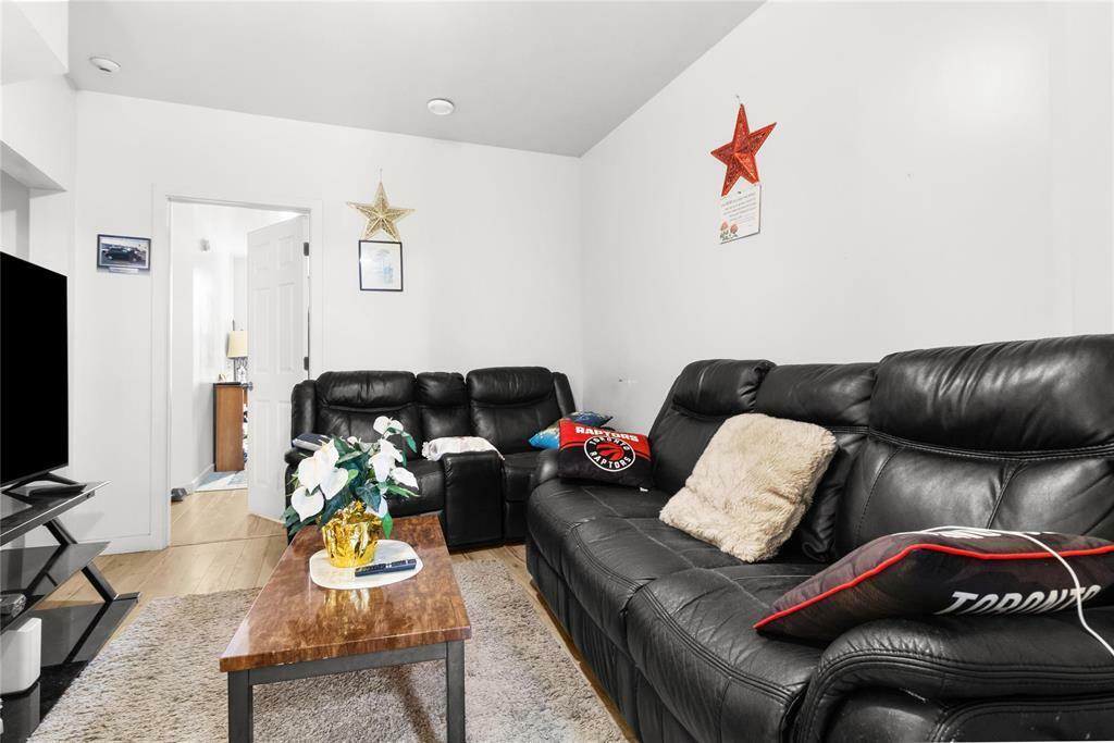 Property Photo:  649 Home Street  MB R3G 1X9 