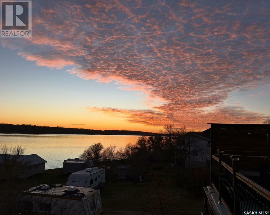 Property Photo: 502 Lakeview Crescent SK S0G 4L0