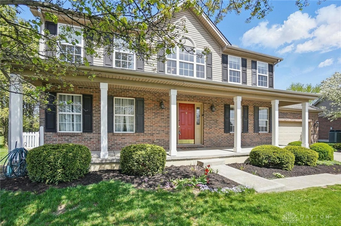 Property Photo: 1237 Greystone Circle OH 45414