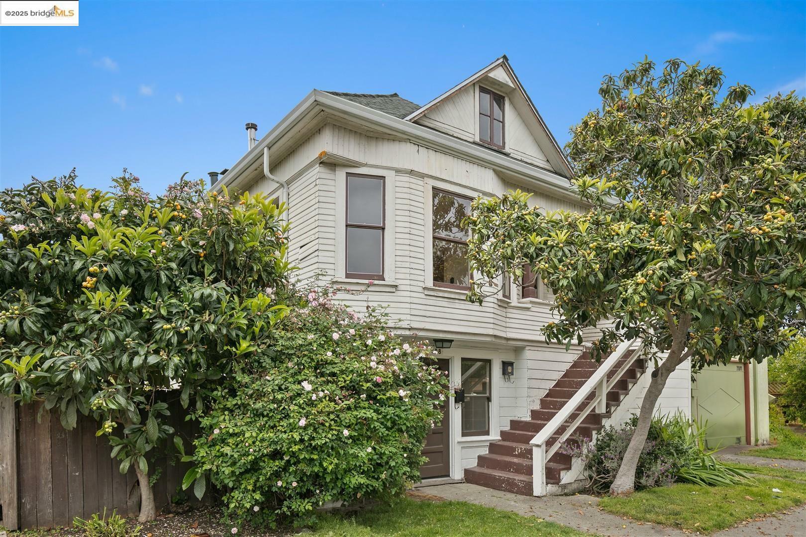 Property Photo: 1406 Kains Ave CA 94702