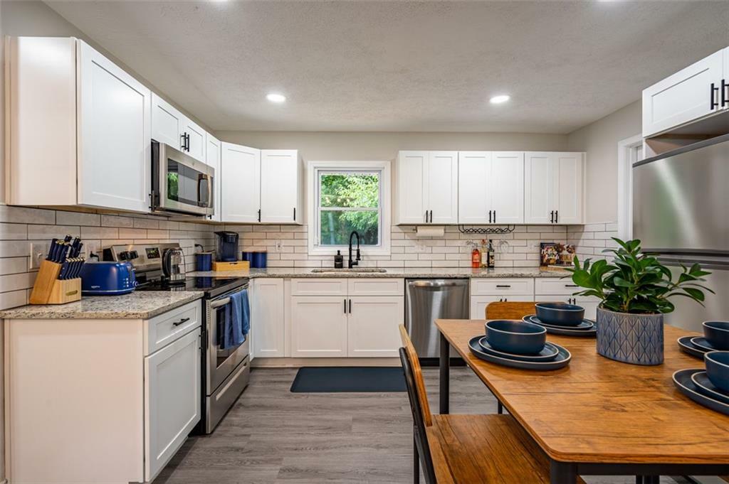 Property Photo: 831 Catherine Street GA 30297