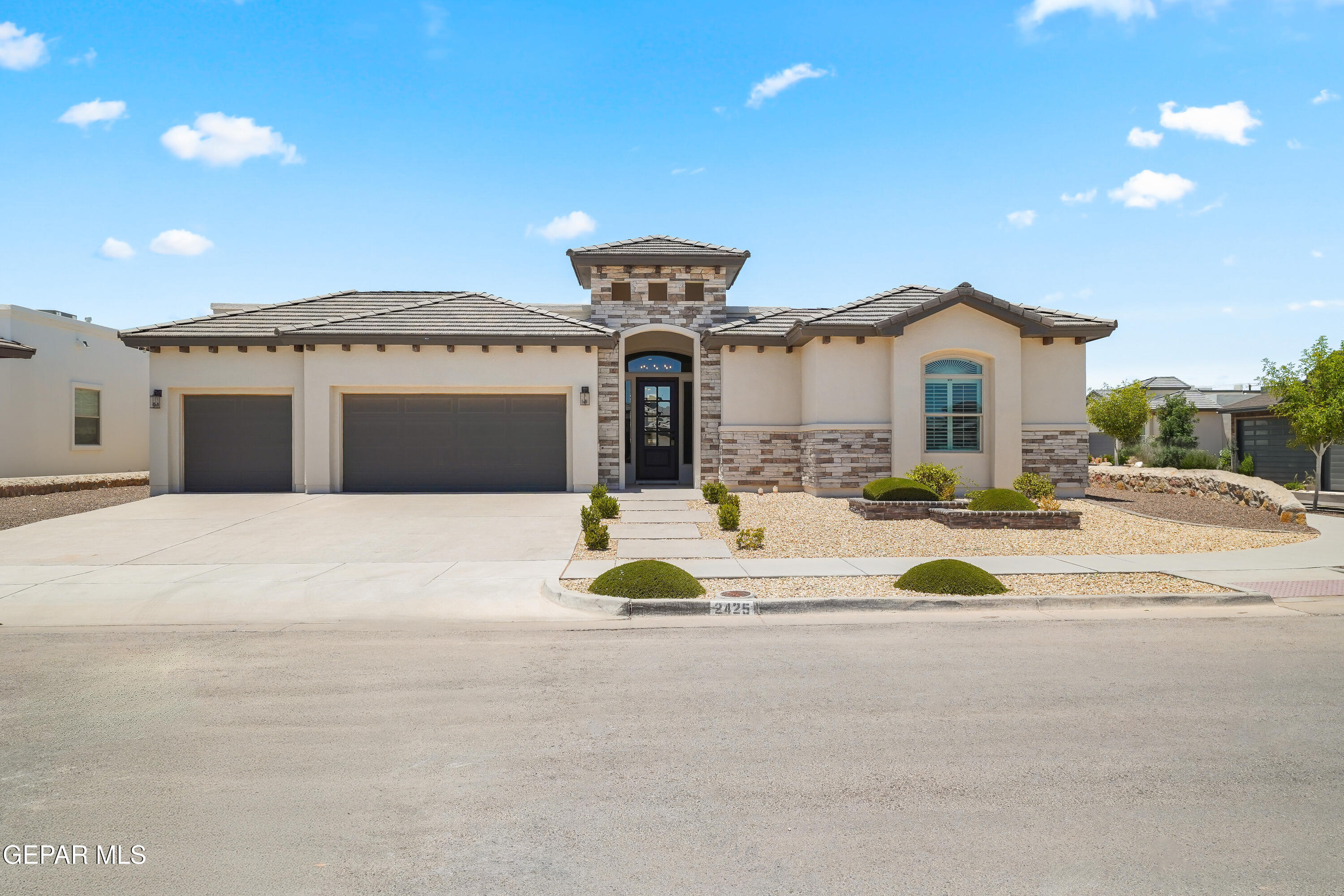 Property Photo: 2425 Tierra Murcia Street TX 79938