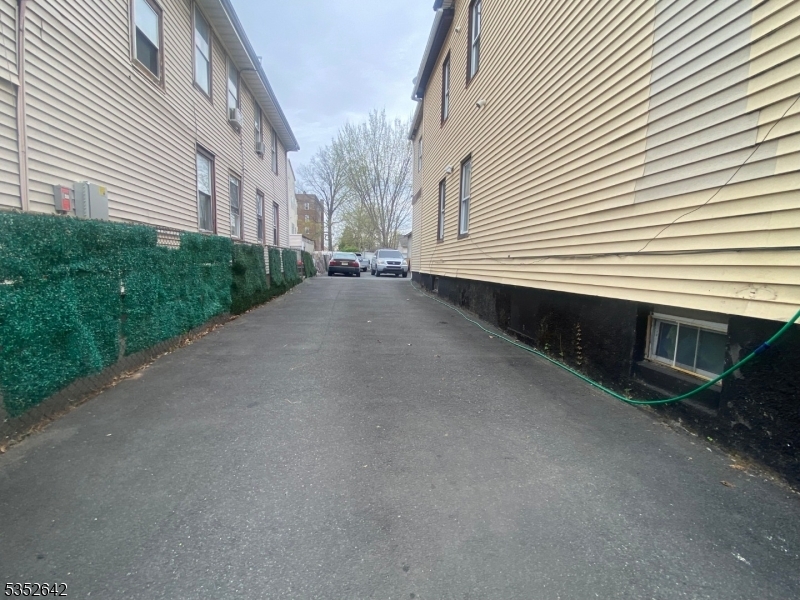 Property Photo:  1089 Anna St  NJ 07201 