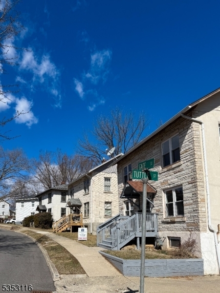 Property Photo: 931 Gates St NJ 08865