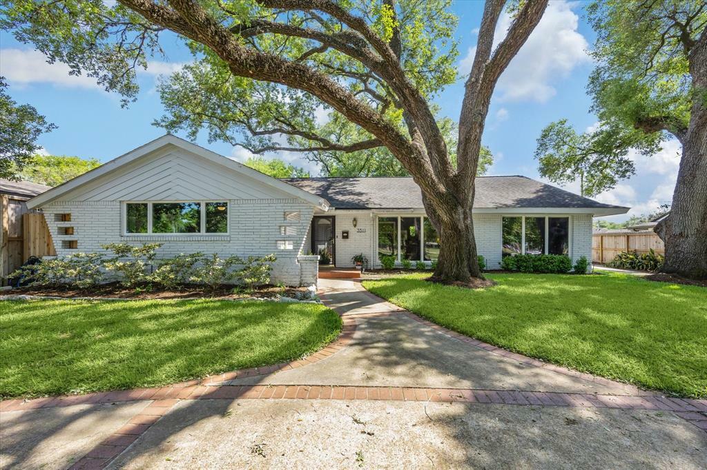 Property Photo: 3511 S Braeswood Boulevard TX 77025