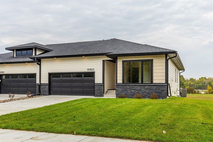 Property Photo:  6633 River Bend Drive  IA 50131 