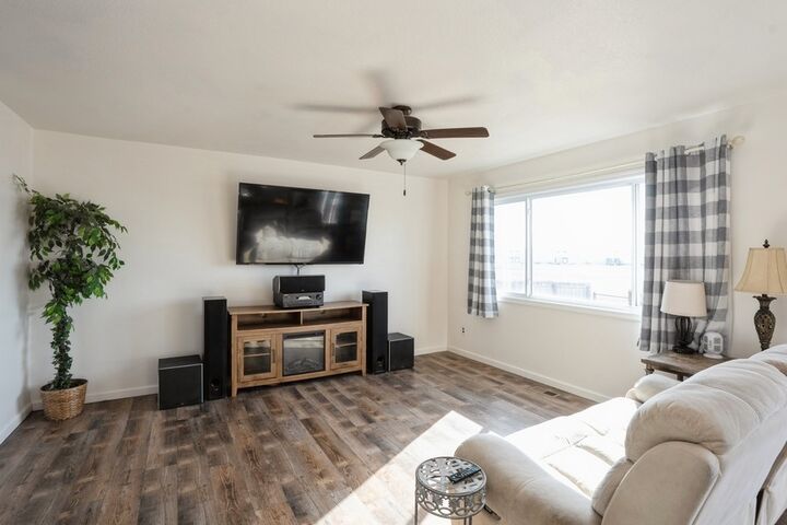 Property Photo:  717 37th Street SW  IA 50035 