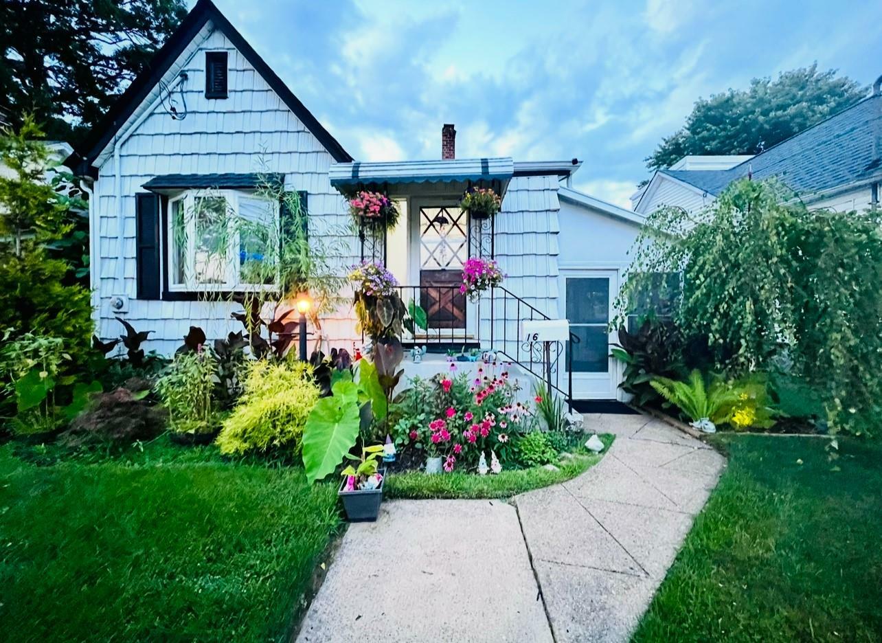 Property Photo: 16 Elinor Place NY 11520