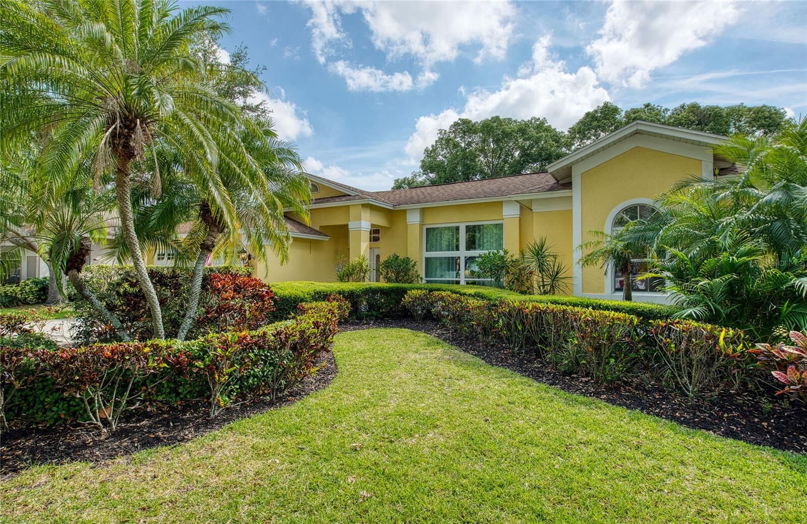 Property Photo: 10321 Shady Oak Lane FL 33777