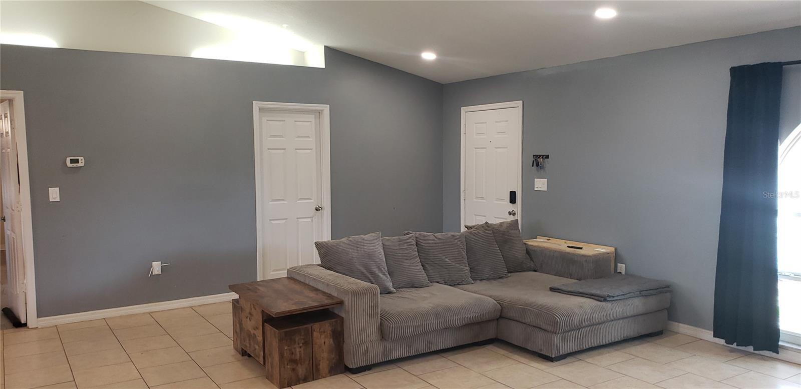 Property Photo: 2404 Timbercreek Loop E FL 33805