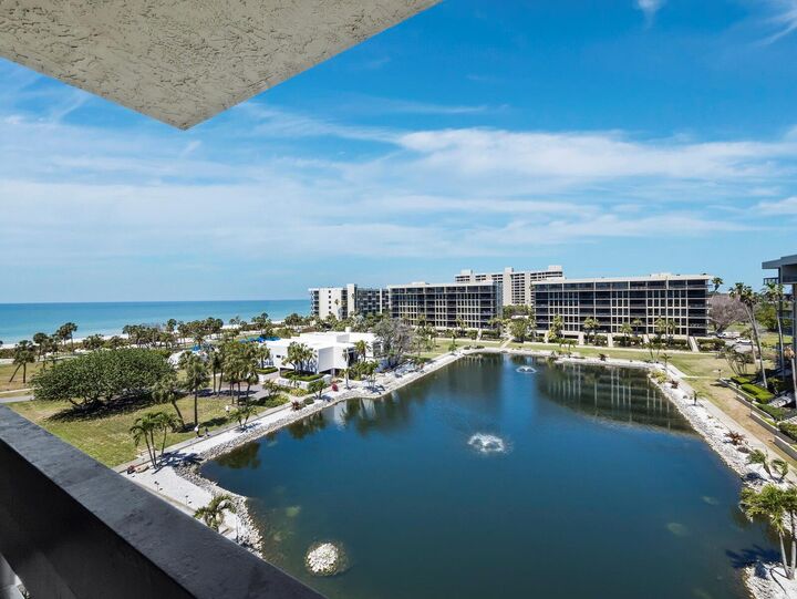 Property Photo:  1095 Gulf Of Mexico Drive 503  FL 34228 